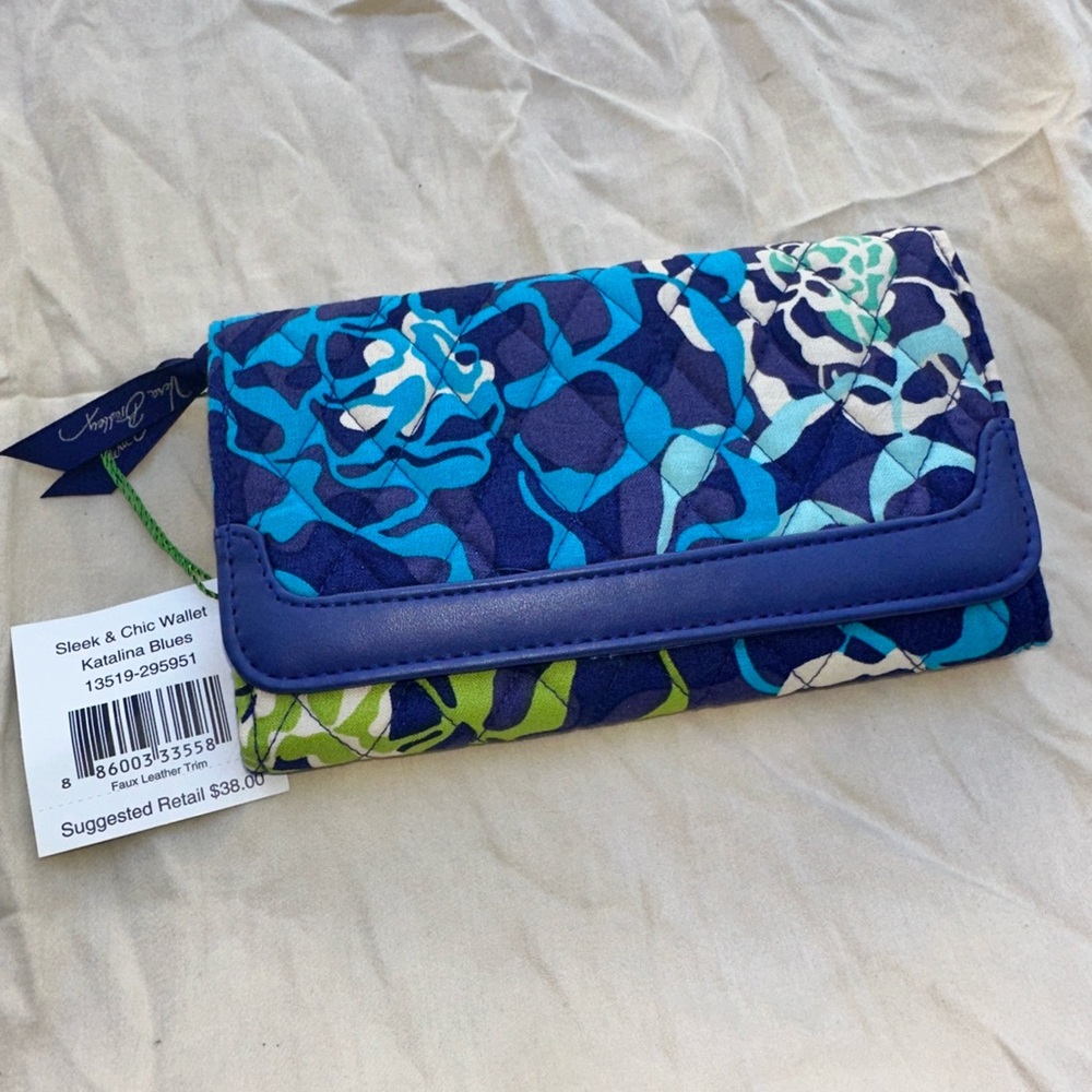 New New Vera Bradley Katalina Blues Trifold Wallet Blue Floral Green